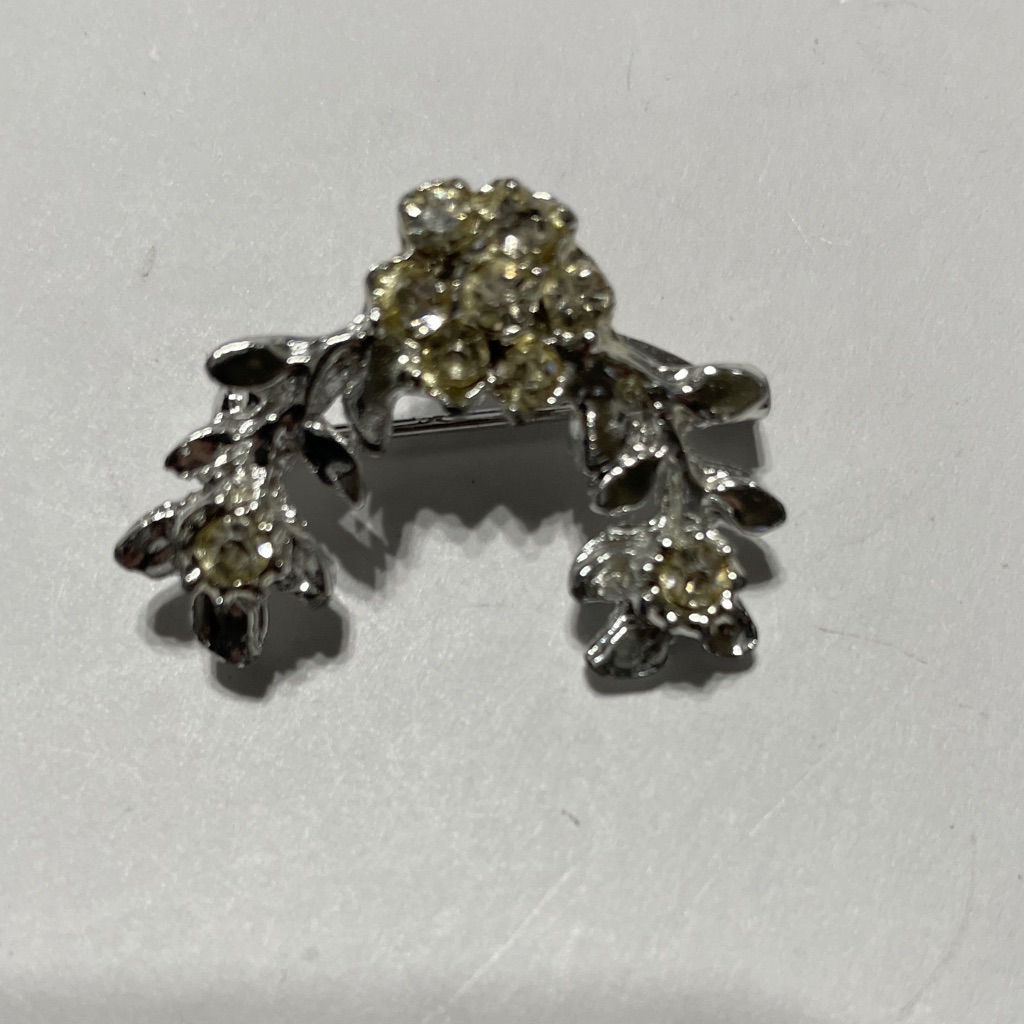 Elegant Rhinestone Floral Brooch